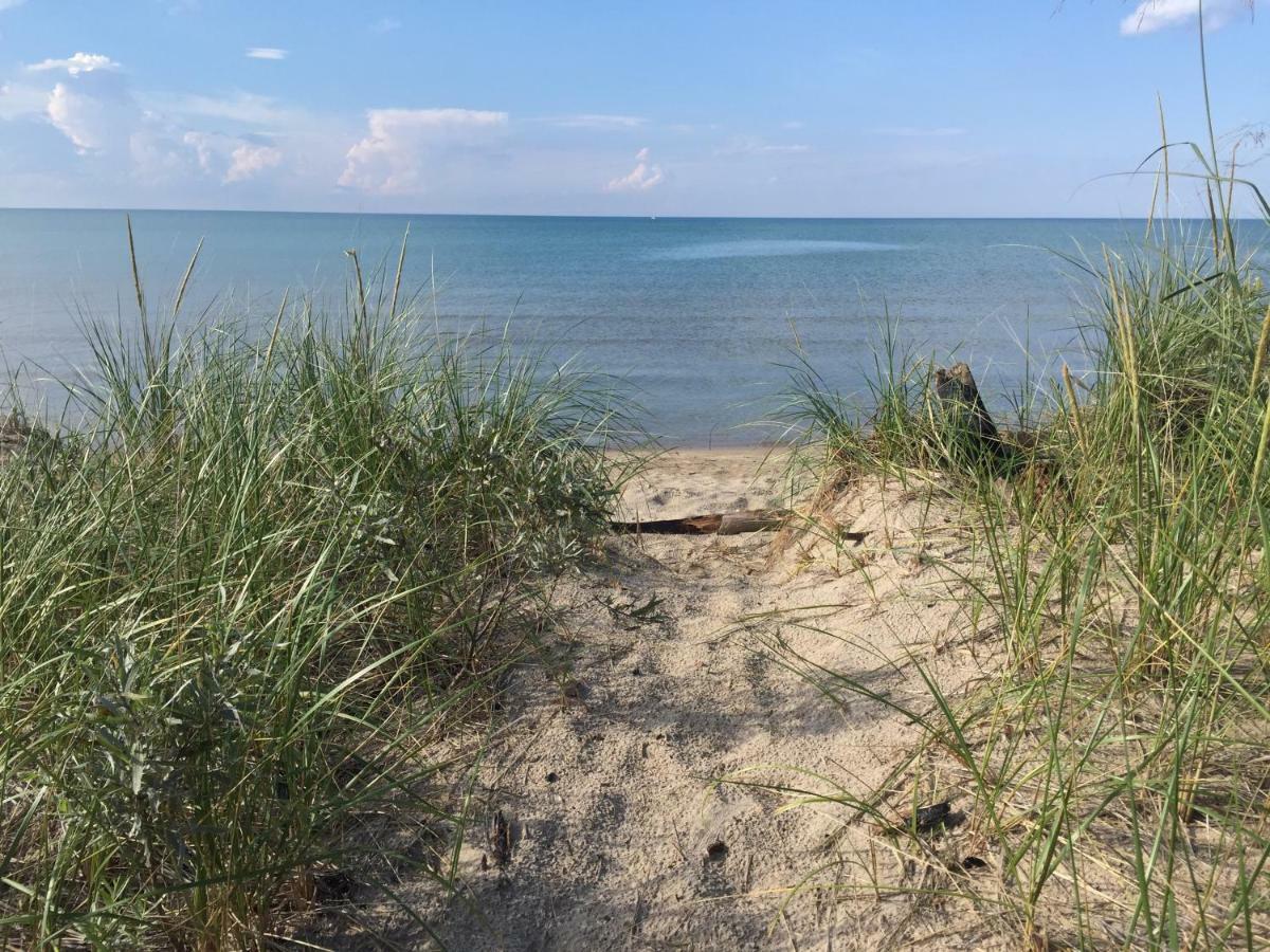 Cozy Cottage Retreat Lambton Shores Exteriör bild